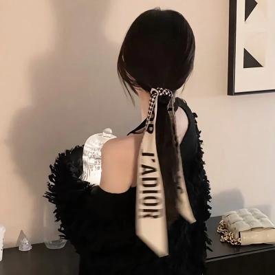 比基尼琼斯和爱的圣殿